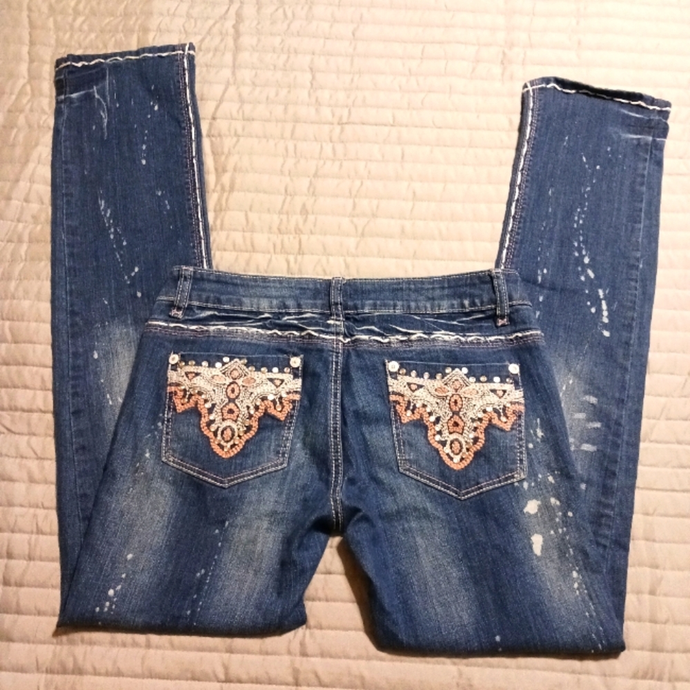 LIUCE'S JEANS Women's SIZE 11 Distressed  Embroidered  Pocket Low Rise Boot